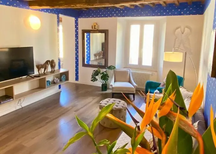 Tuscany Design 아파트 *